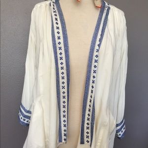 ❌SOLD❌ Creamy white & blue cape / robe /tunic