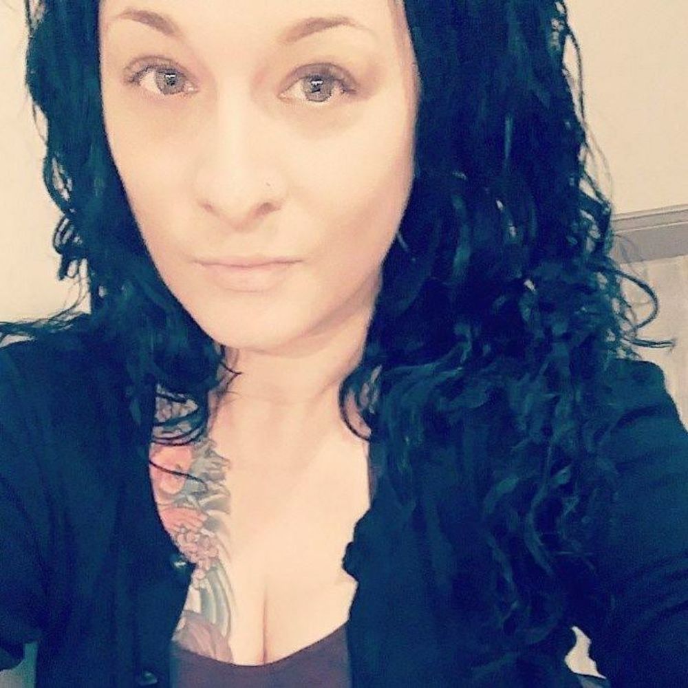 Meet your Posher, Yesenia