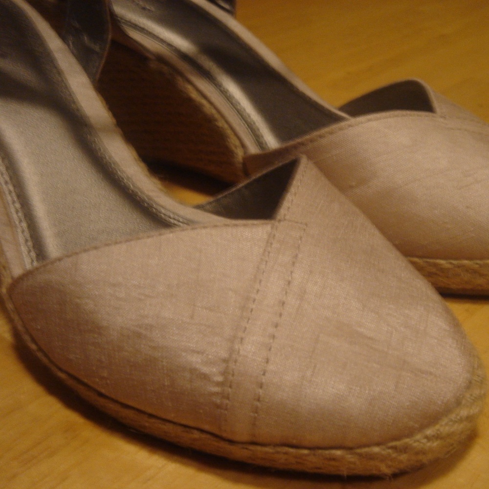 LIFE-STRIDE champange raw silk woven wedge sandals