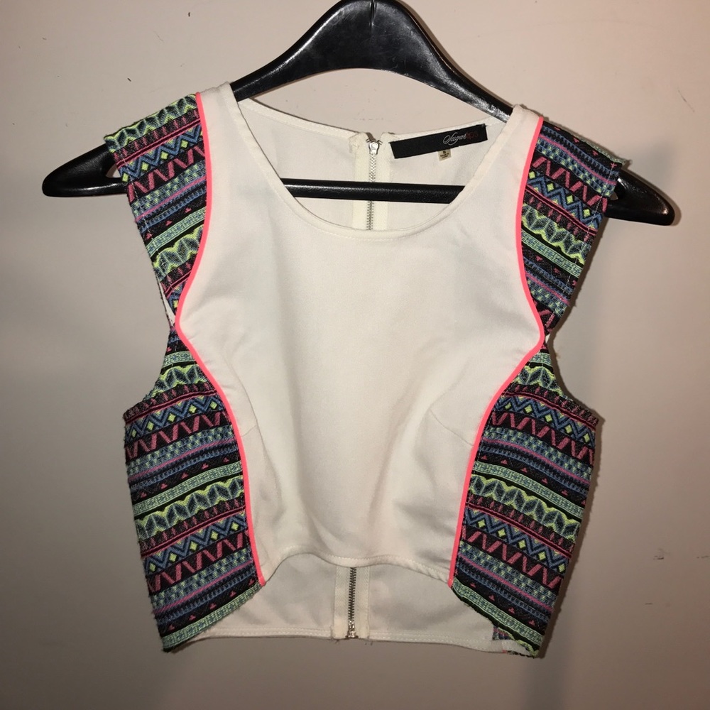 Dance the night away in this fierce crop top 👄