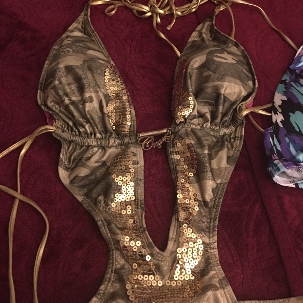 Bathing suit
