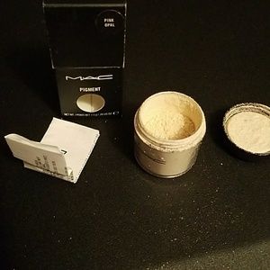 Mac pigment