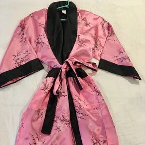 Pink satin kimono robe with embroidered dragon!