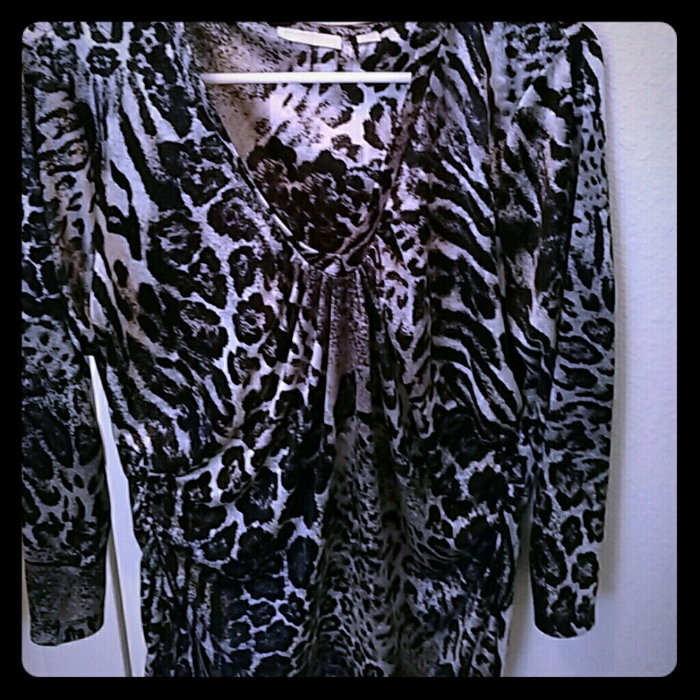 Super cute long sleeve animal print shirt
