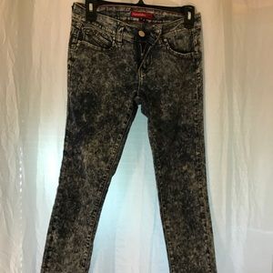 Acid washed skinny jeans