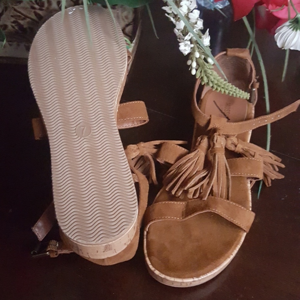 Sandles