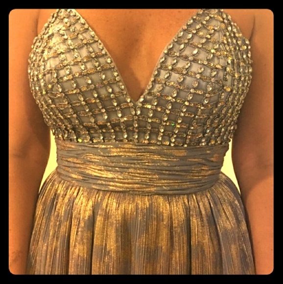 💕Terani Couture😍wore once at wedding💕HUGE HIT!! - Picture 2 of 6