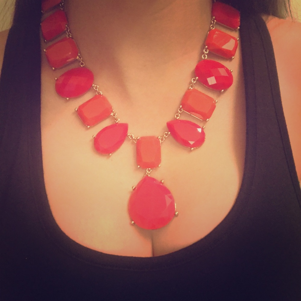 I'm selling this beautiful necklace!!