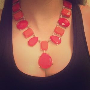 I'm selling this beautiful necklace!!