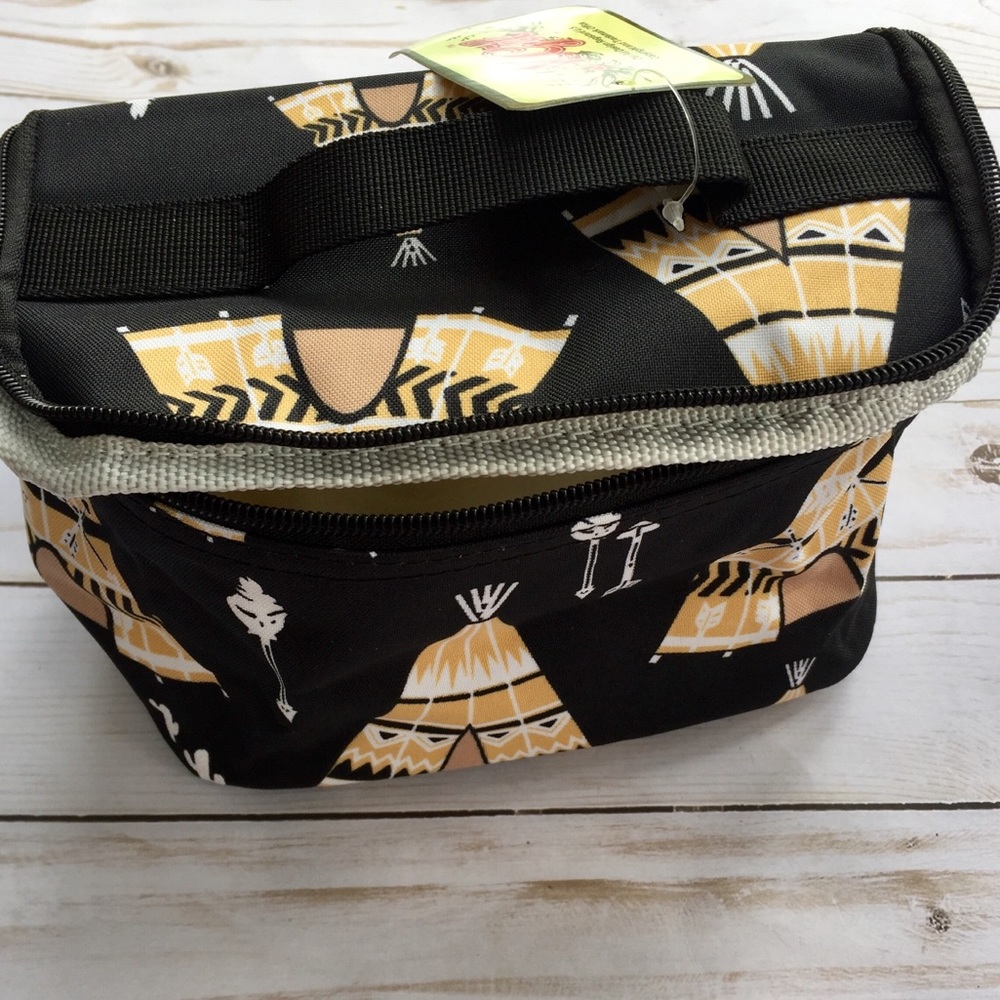 🌵Pop Up Makeup Bags🌵 - Picture 3 of 4