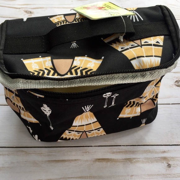 🌵Pop Up Makeup Bags🌵 - Picture 3 of 4