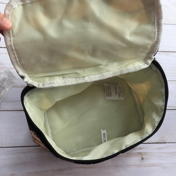 🌵Pop Up Makeup Bags🌵 - Picture 4 of 4