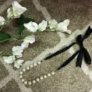 Pearl ribbon necklace