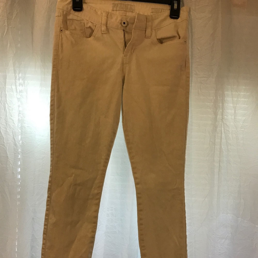 White guess jeans