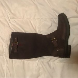 UGG waterproof boots worn twice UGG waterproof boots worn twice
