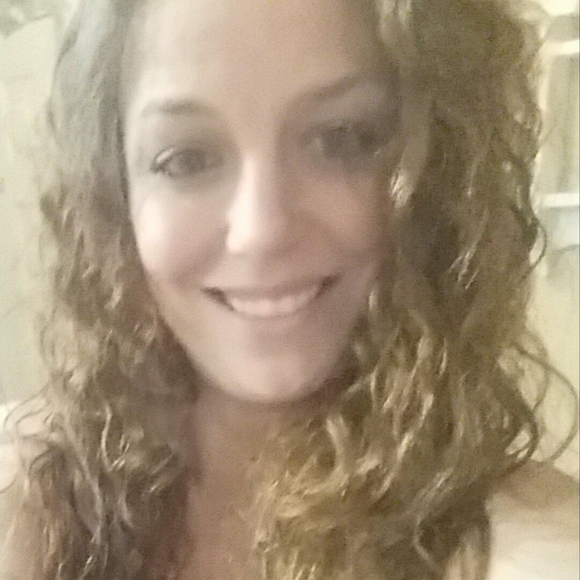 Meet your Posher, Kimberly - Picture 1 of 1