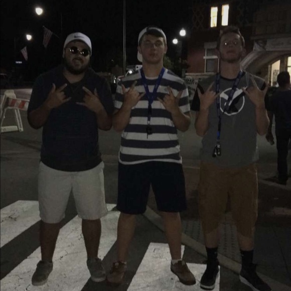 Meet your Posher, Cameron - Picture 1 of 1