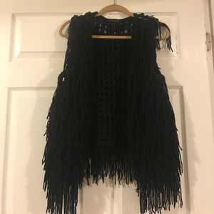 Shaggy yarn vest