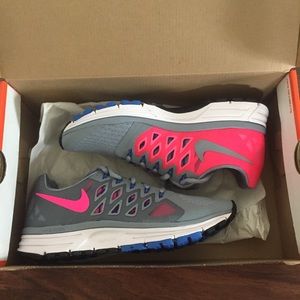 Nike Volmero 9 Size 6.5