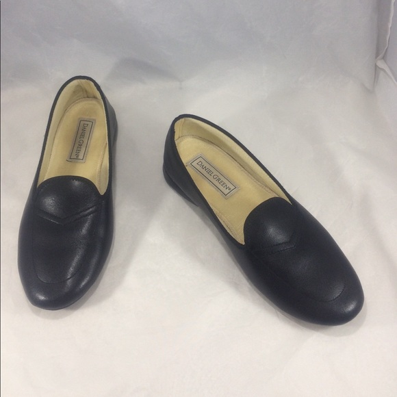 Nordstroms Daniel Green slippers! Lightly worn 6.5 - Picture 3 of 7