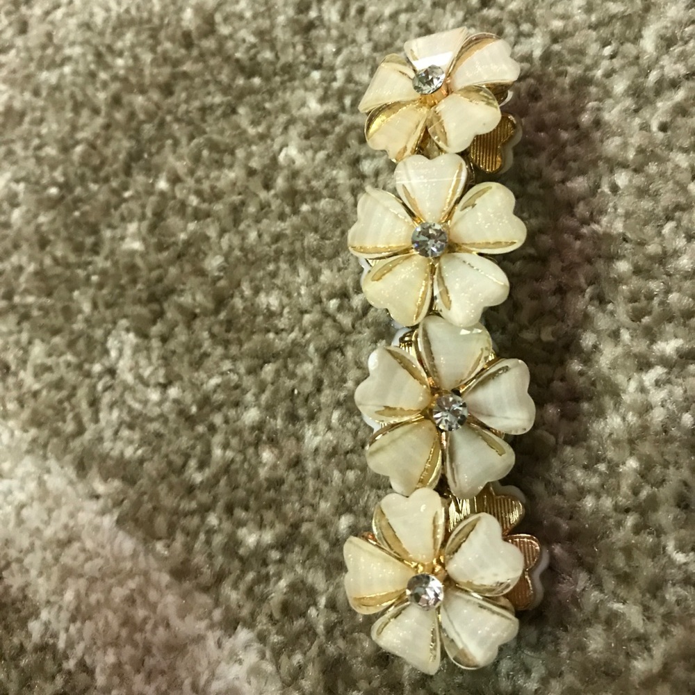 Bracelets - Picture 2 of 5