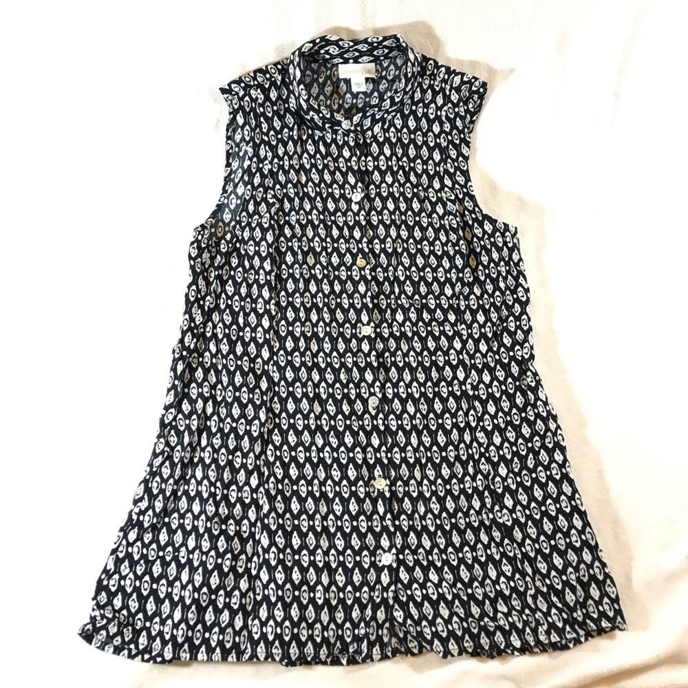 J.JILL- SIZE Extra SMALL, Dots BLOUSE, NO SLEEVE