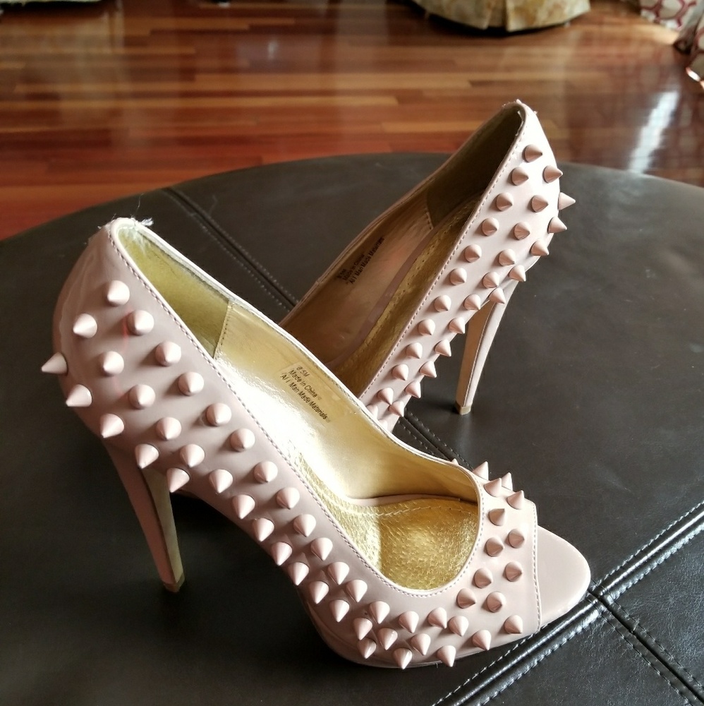 Women's diba pumps 8.5