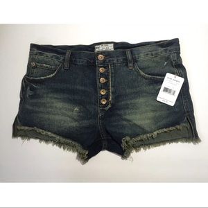 Free People jean dark blue frayed short women's 28 Free People jean dark blue frayed short women's 28