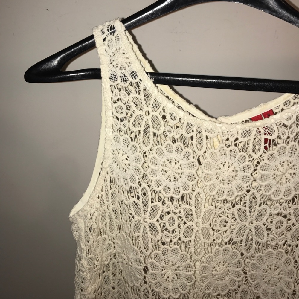 Girly lacy top 🌼