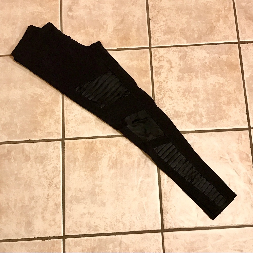Alo Yoga Black Regular Waist Moto Leggings