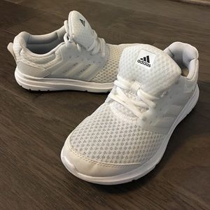 Adidas cloudfoam shoes. White