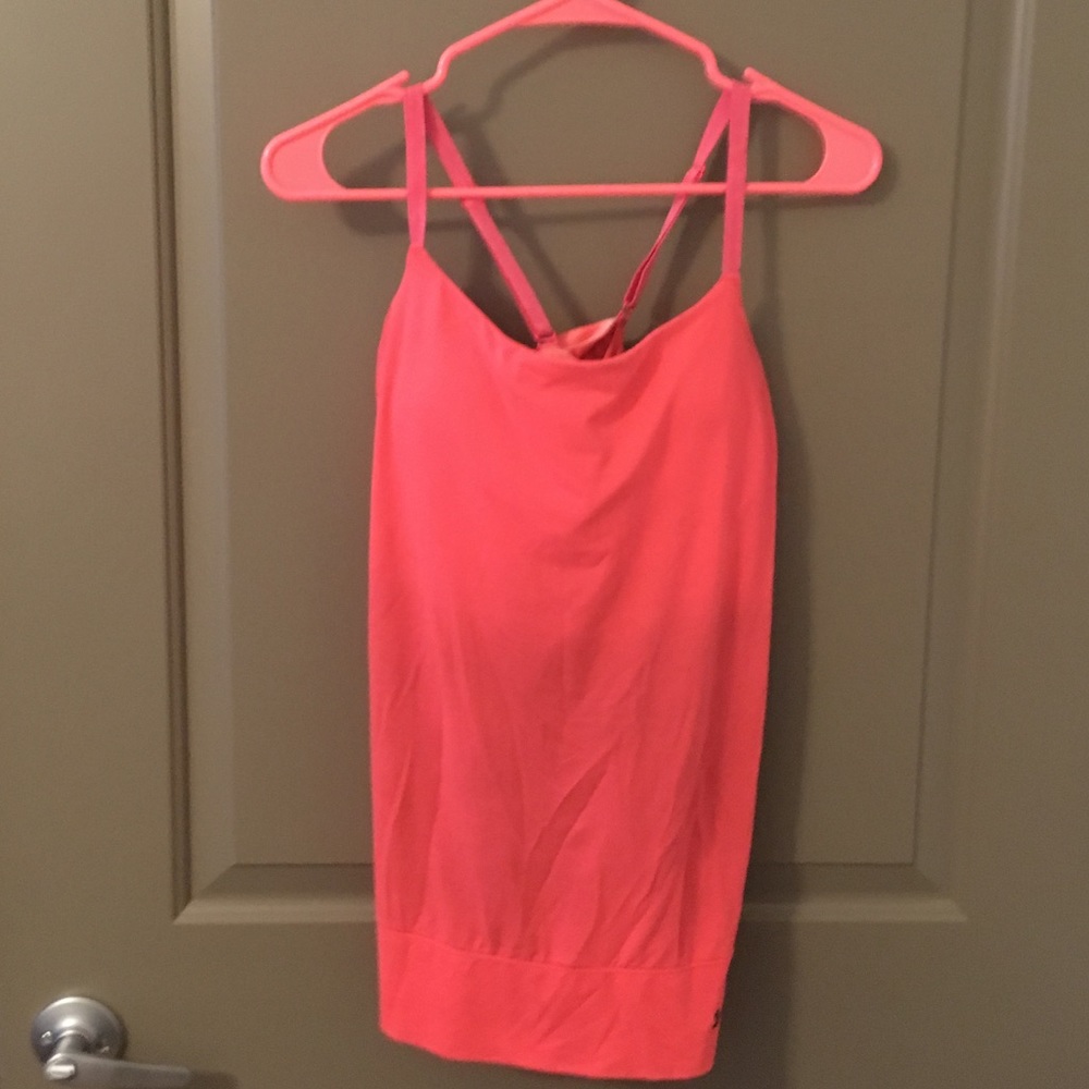 Under Armour key hole back workout tank