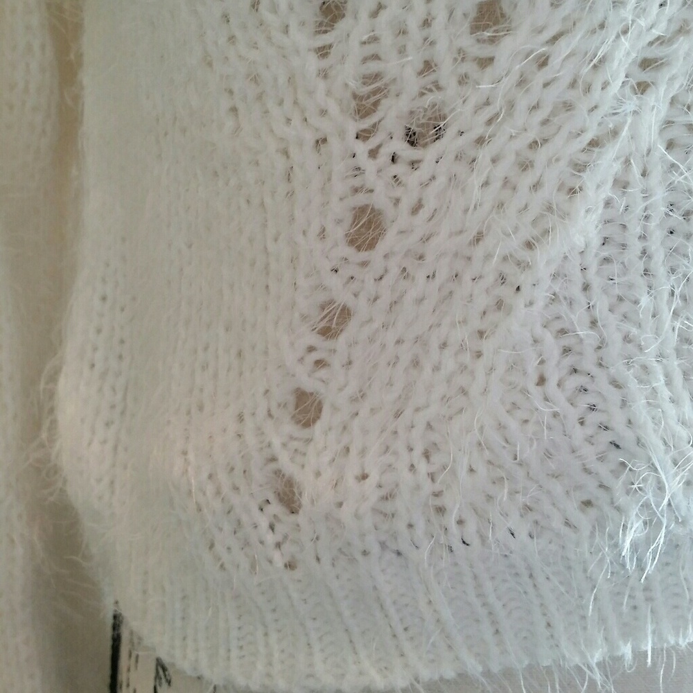DIVIDED Fuzzy Crop Sweater - Picture 4 of 4