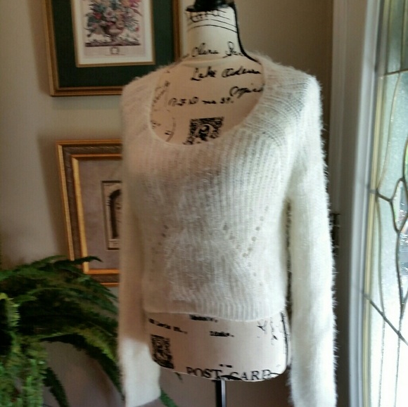 DIVIDED Fuzzy Crop Sweater - Picture 2 of 4
