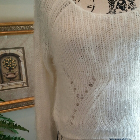 DIVIDED Fuzzy Crop Sweater - Picture 3 of 4