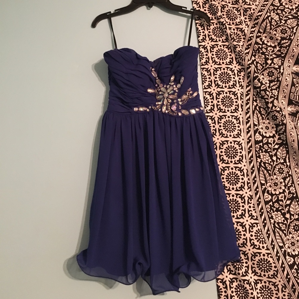Great condition prom/ homecoming dress!!