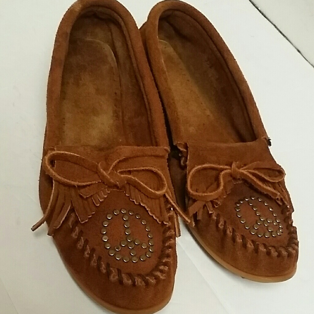 MINNETONKA FLAT SHOES