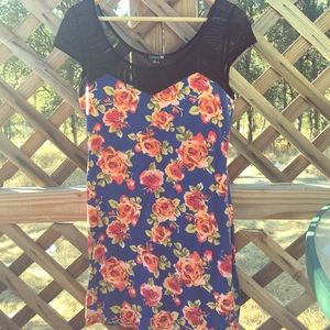 🌹Forever 21 Floral Bodycon Dress🌹
