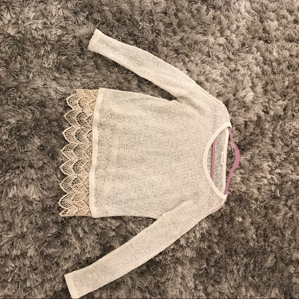 White long sleeve crochet top