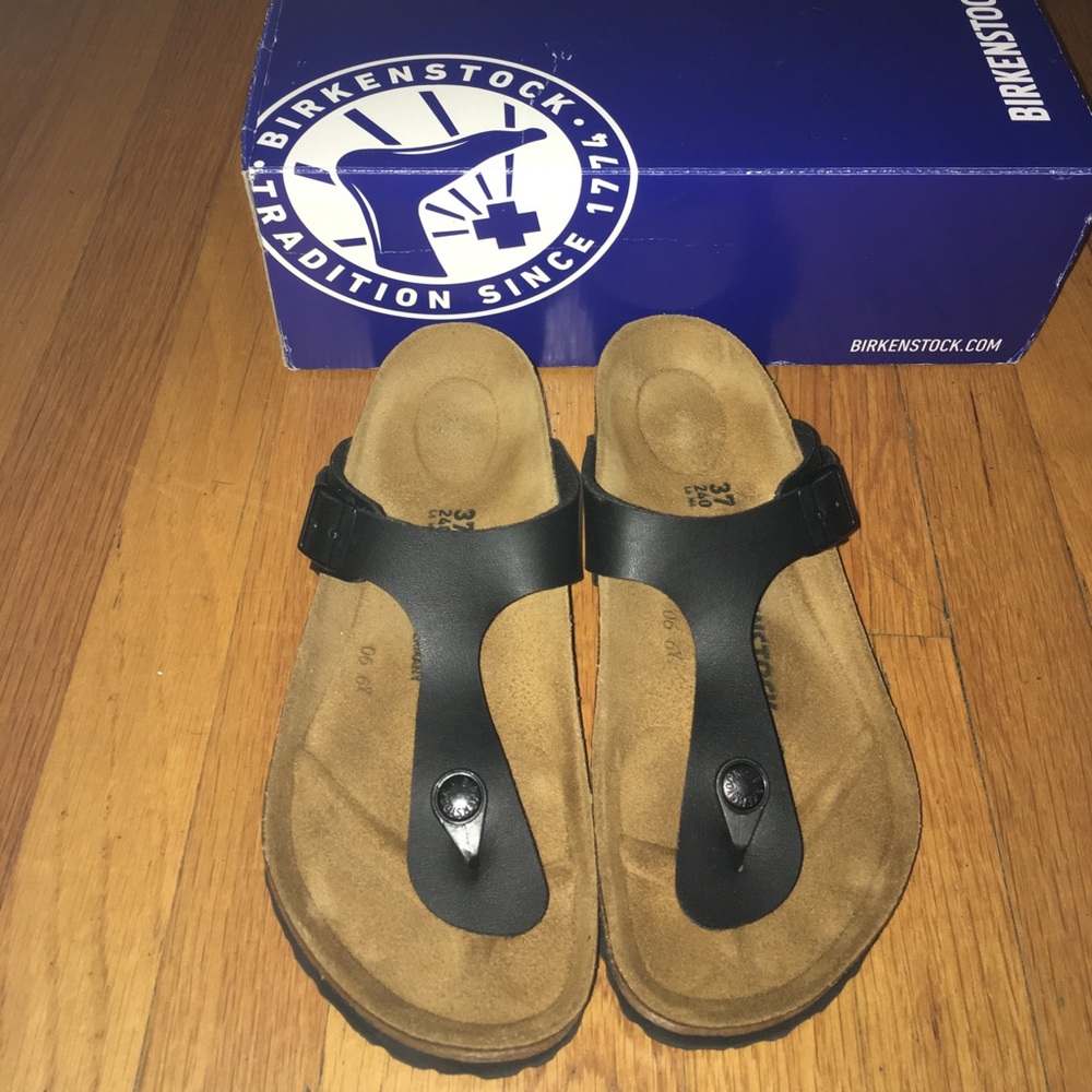 Birkenstock women Gizeh Thong sandal black