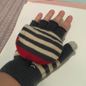 Fingerless gloves/mittens