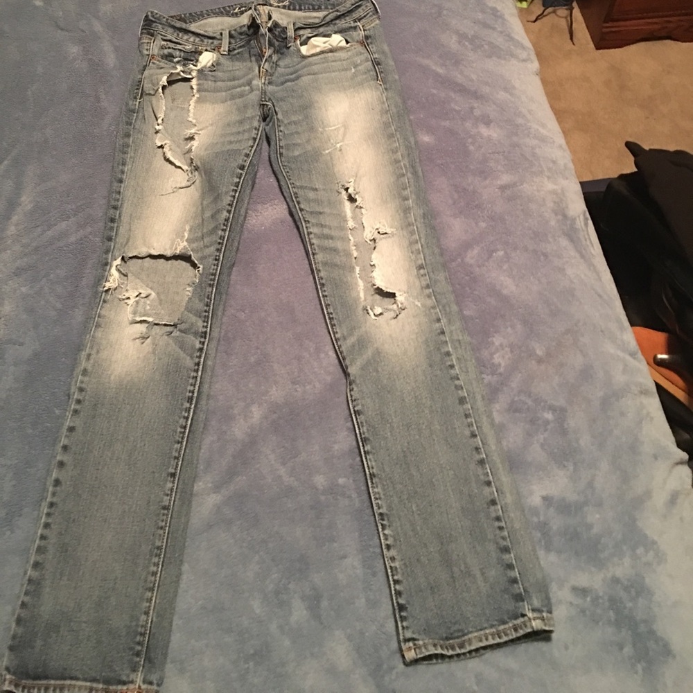 American eagle distressed jeans