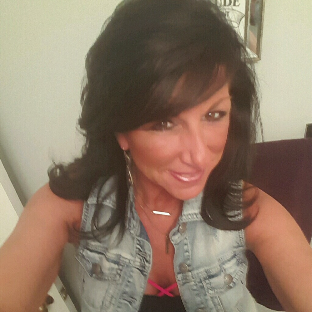 Meet your Posher, Angie