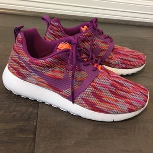 Women's Nike Roshe shoes