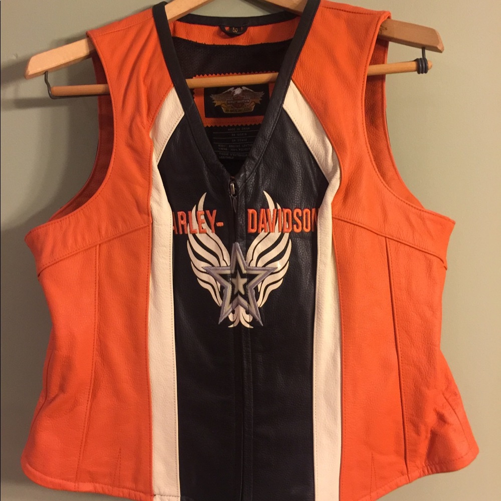Ladies Harley Davidson vest. Size Large Never worn