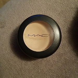 Mac concealor