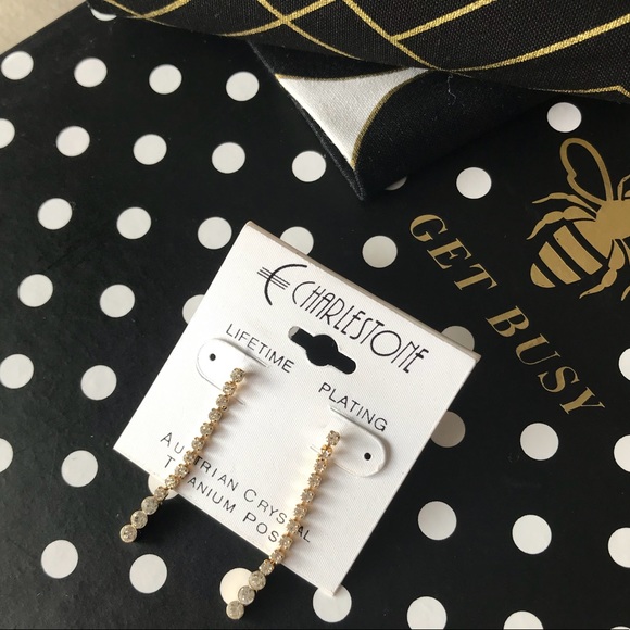 •Simply Sparkling• Drop Crystal Earrings - Picture 2 of 2