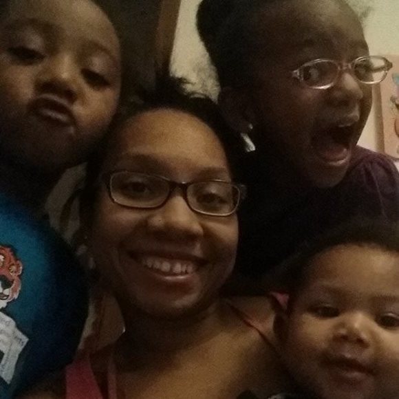 Meet your Posher, Bekah - Picture 1 of 1