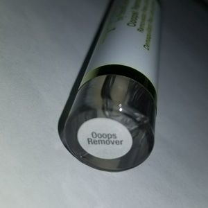 Lipsense Oops Remover