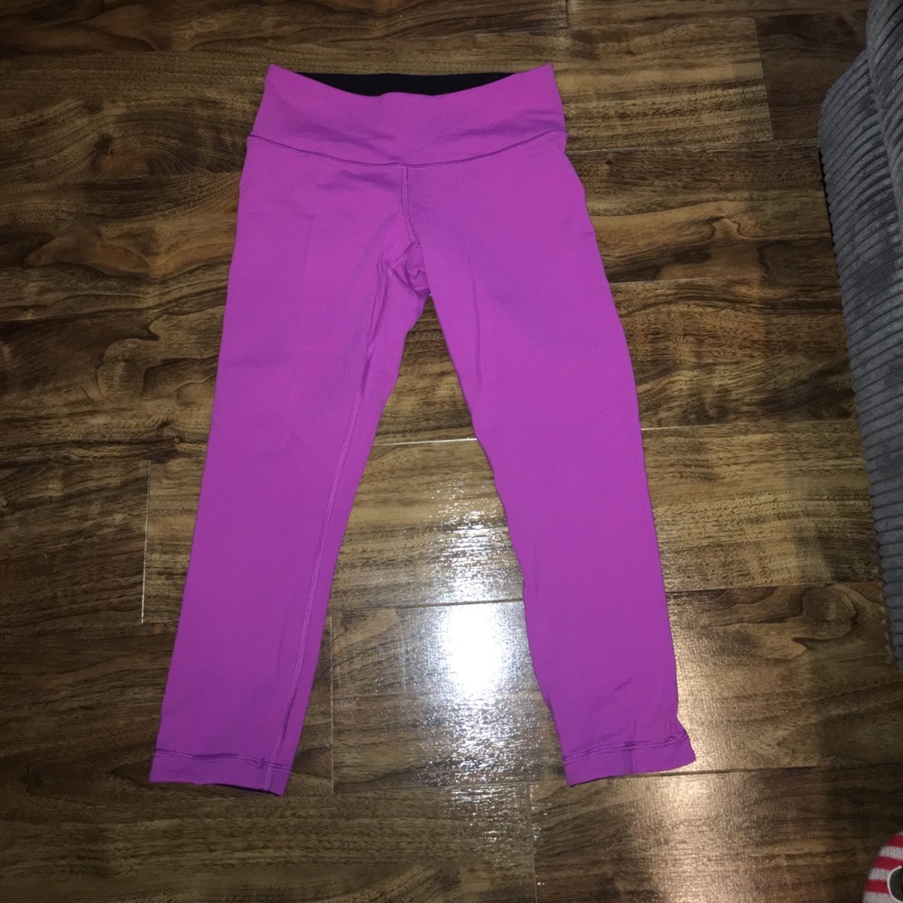 Lululemon wonder under crops